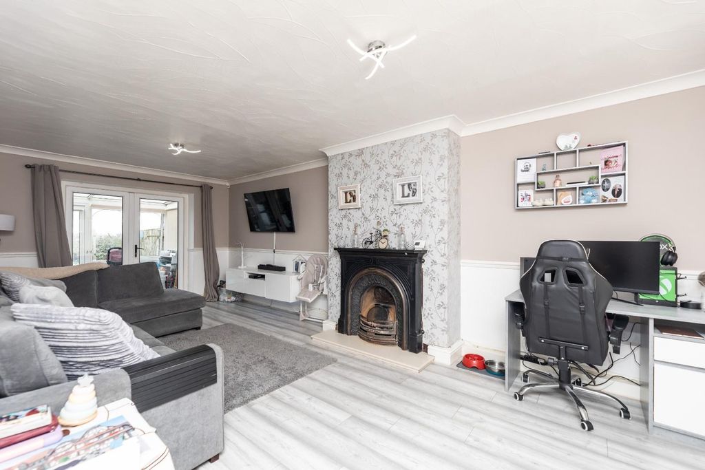 Property photo 3 of 23 5C5A6481.Jpg