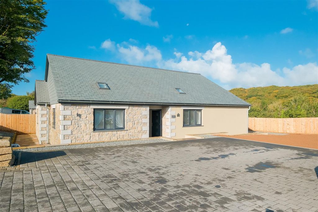 Property photo 1 of 27 Parry Gwel An Fow Liskeard-4.Jpg