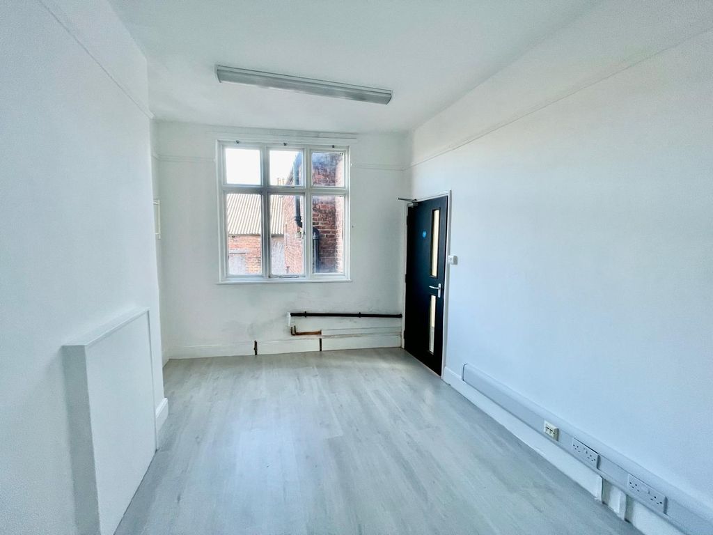 Property photo 3 of 10 363-Hr-3.Jpg