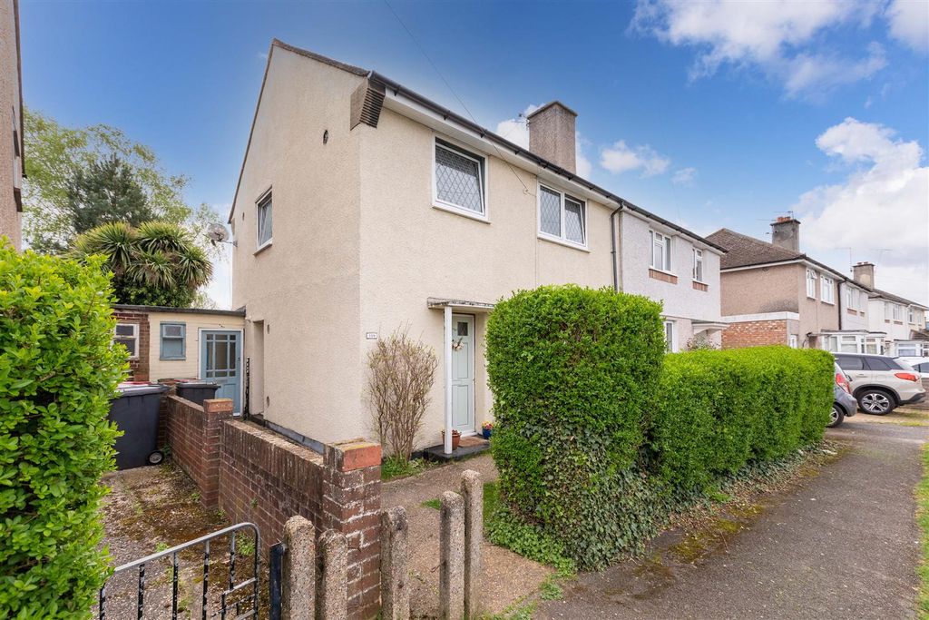 Property photo 1 of 17 119 Moreton Way-5.Jpg