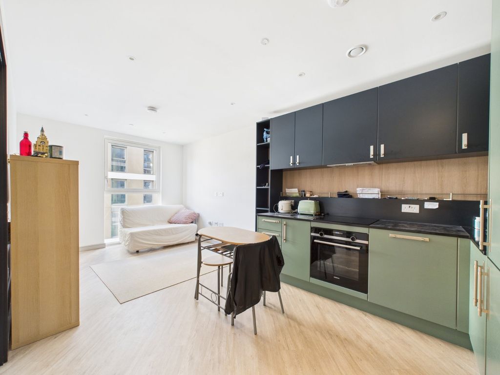 Property photo 2 of 20 Kitchen