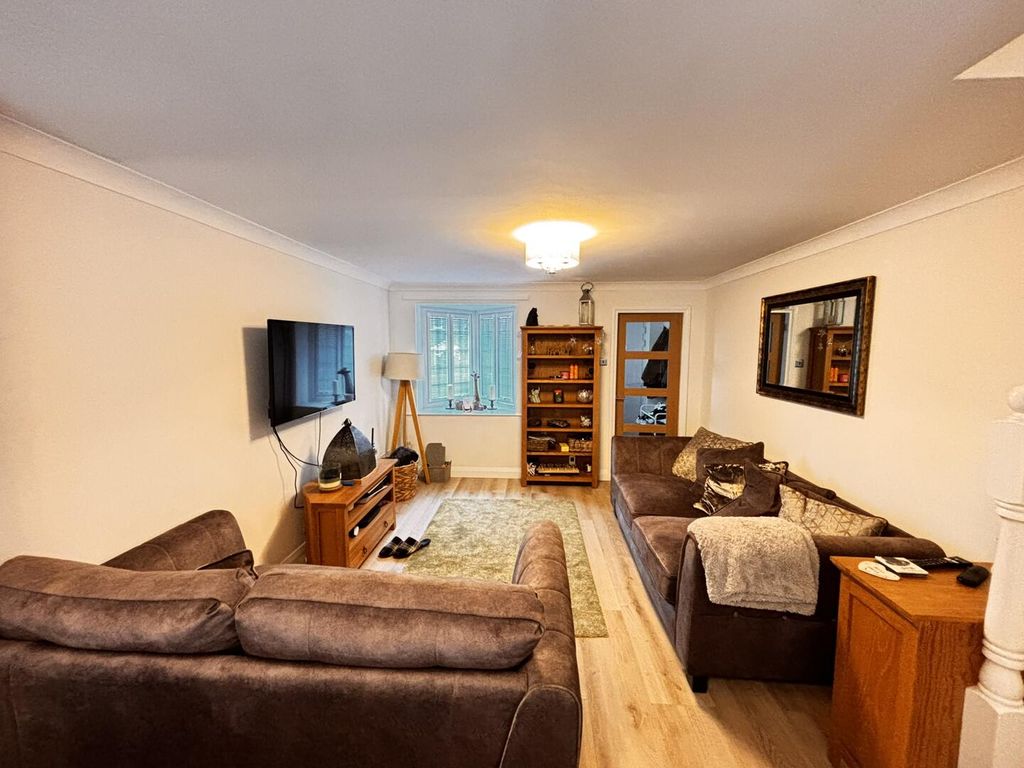 Property photo 3 of 16 Living Room