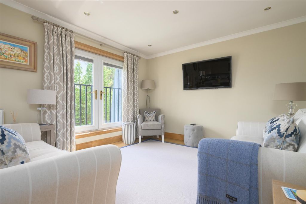Property photo 3 of 17 12Glamiscourt-0007.Jpg