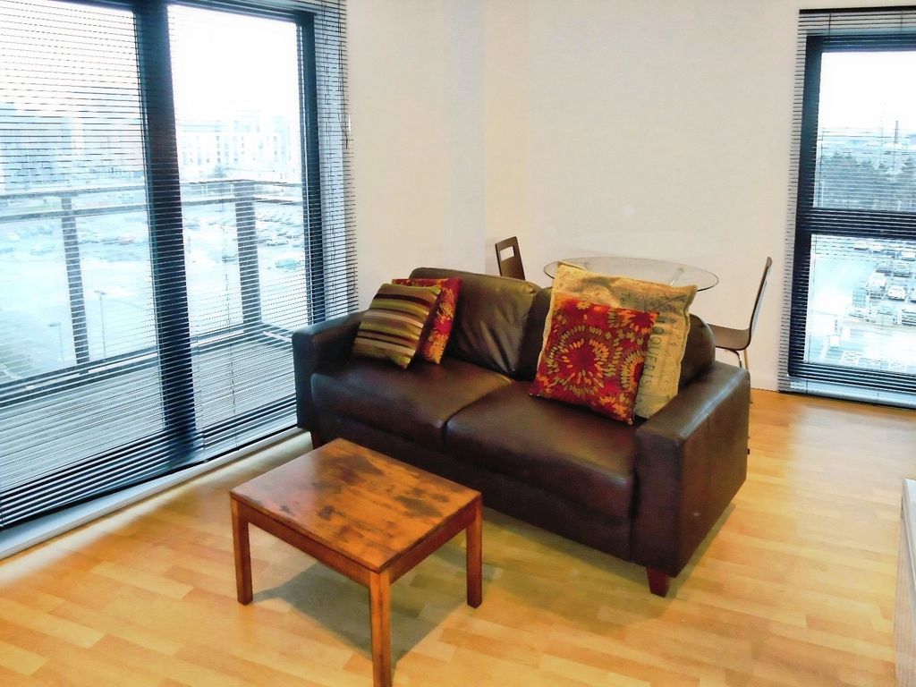 Property photo 2 of 6 Picture No. 12