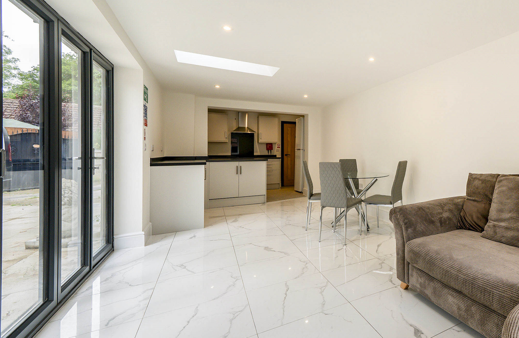 Property photo 2 of 8 D