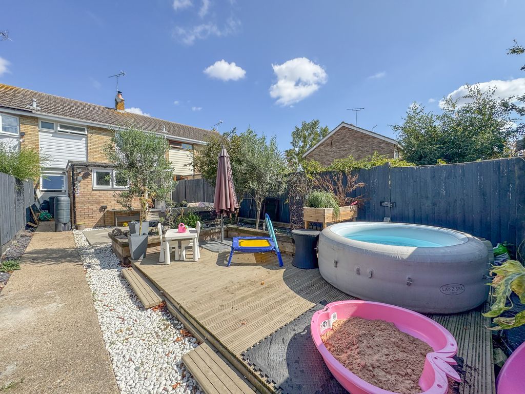Property photo 2 of 24 Raer