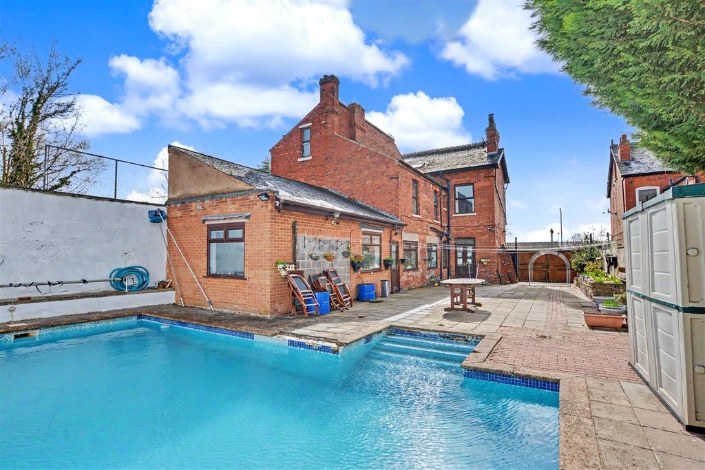 Property photo 3 of 17 Garden_5.Jpeg