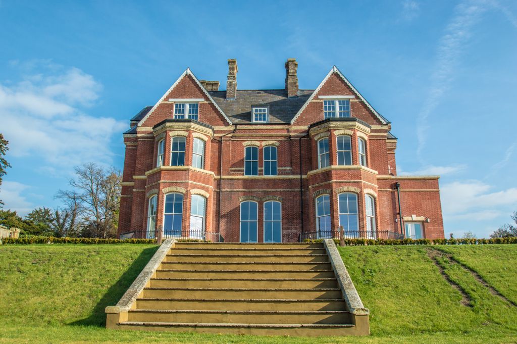 Property photo 1 of 14