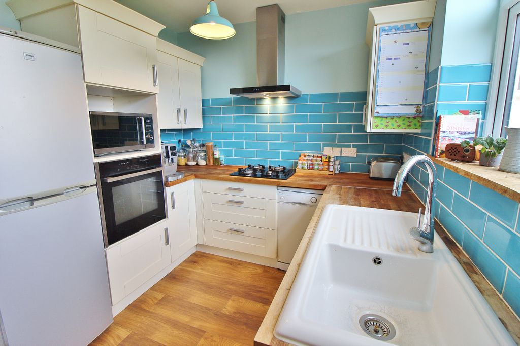 Property photo 3 of 18