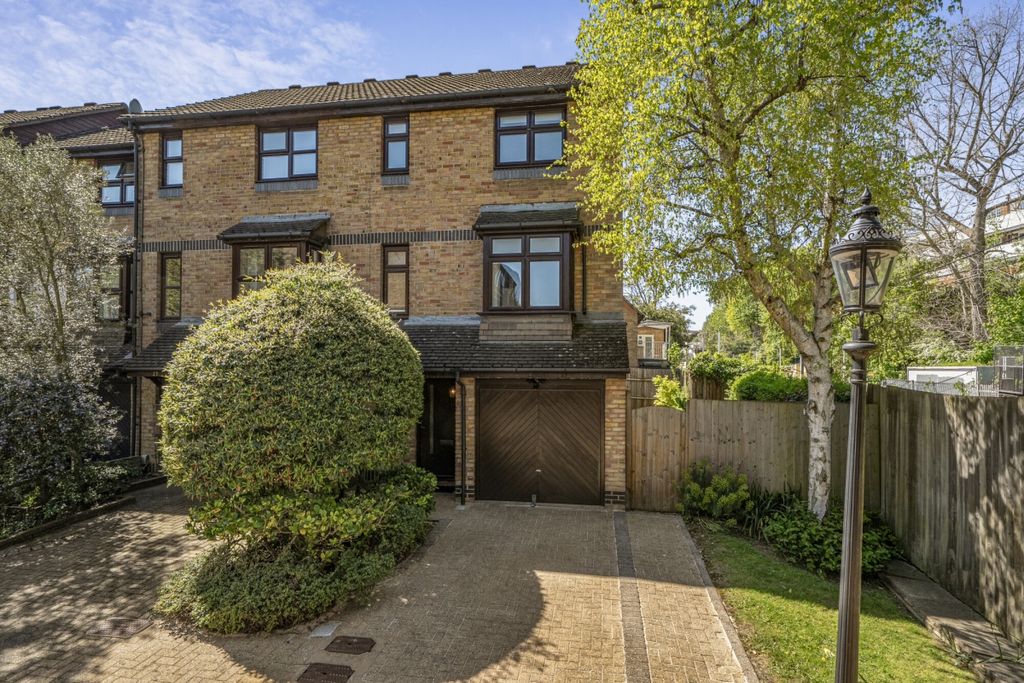 Property photo 1 of 26