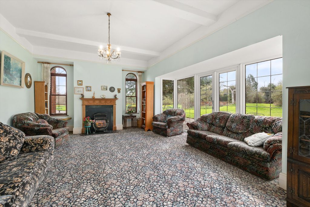 Property photo 3 of 21 Image