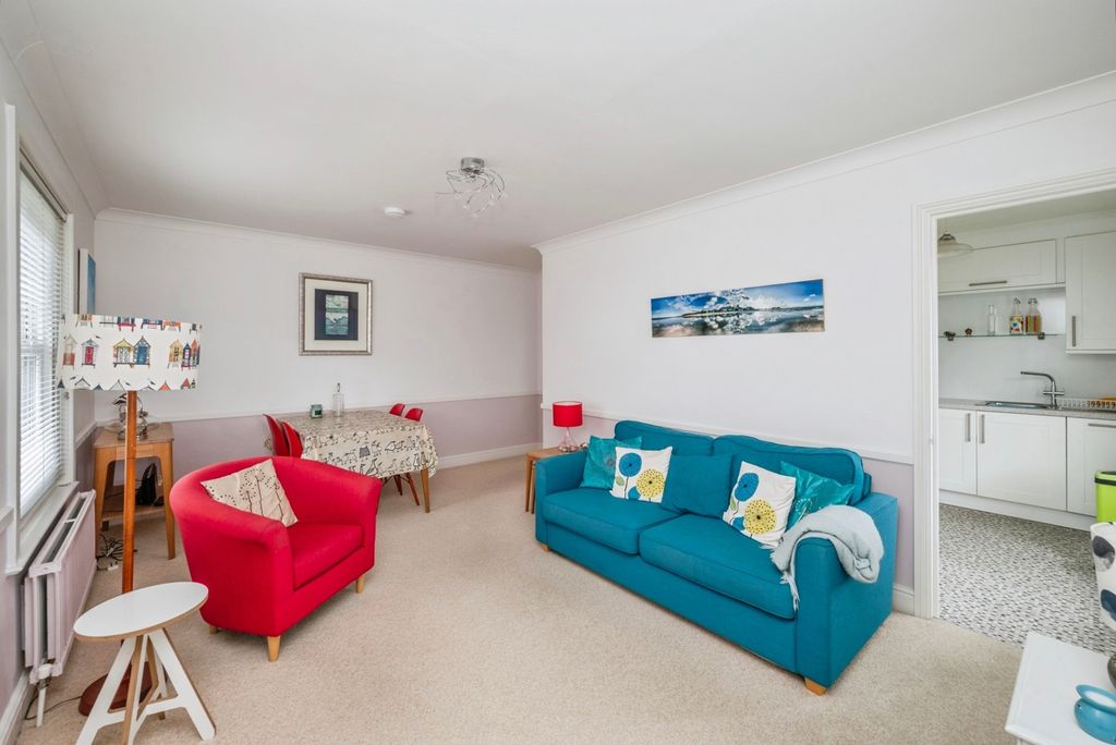 Property photo 3 of 15 Pbox-Img.Jpg