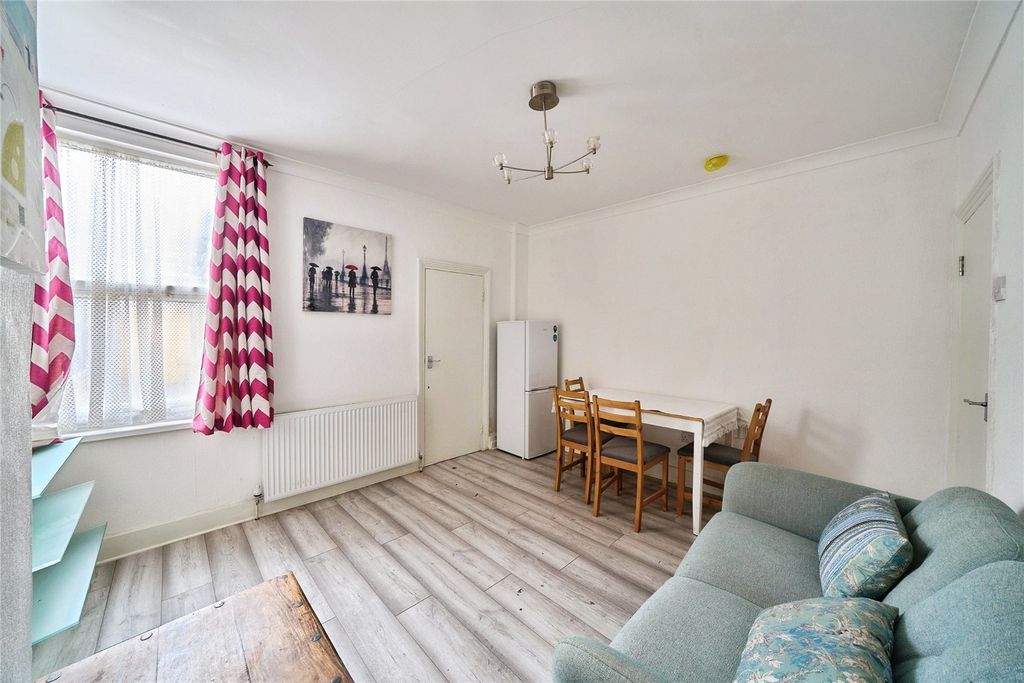 Property photo 3 of 16 Picture No. 11