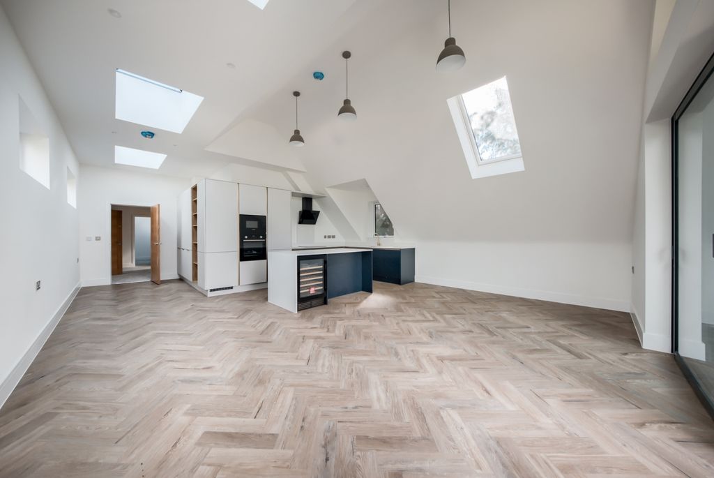 Additional image 4 of 2 bed flat for saleFlat 5, Benson Road, Stratford-Upon-Avon CV37