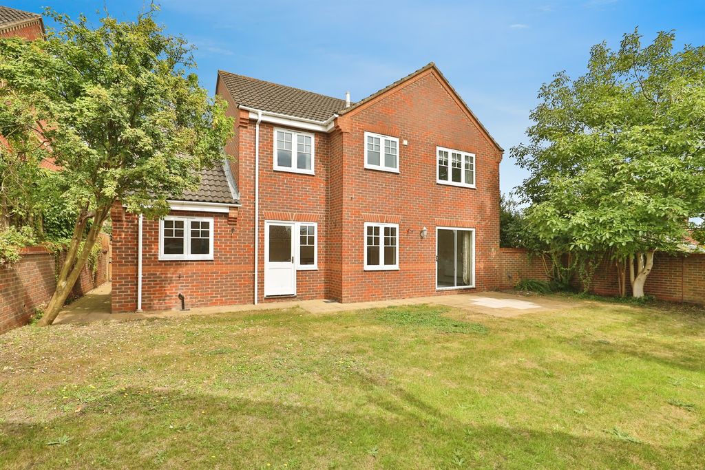 Property photo 2 of 17