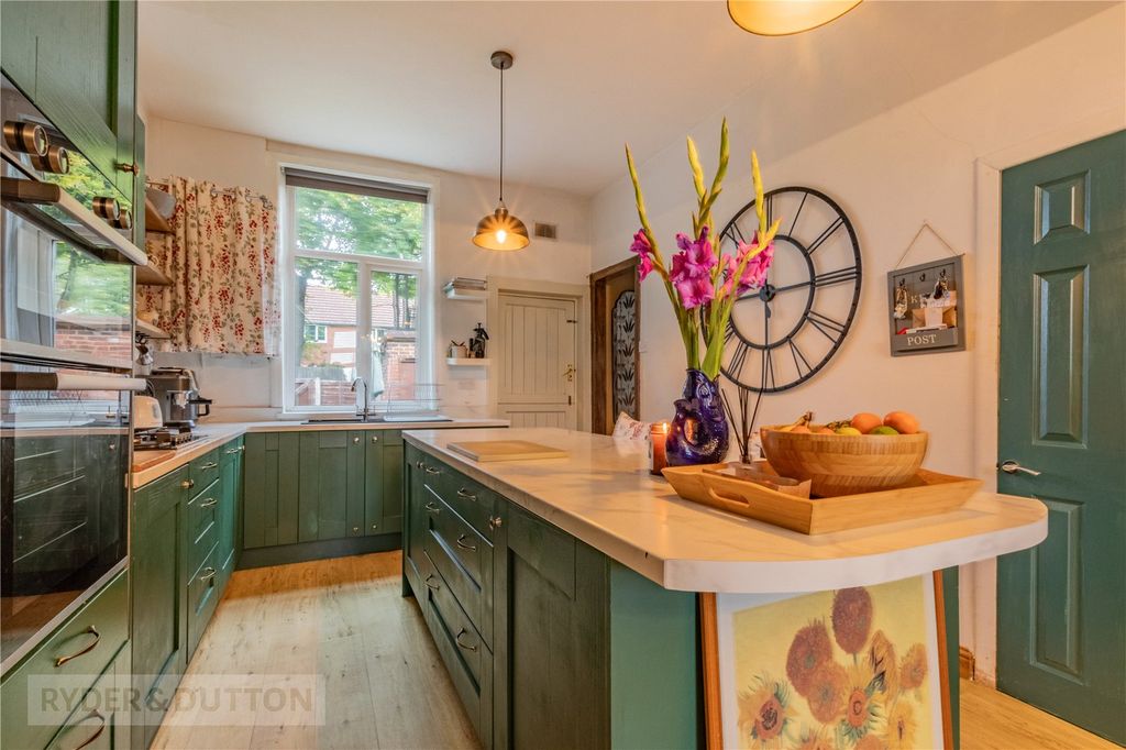 Property photo 3 of 15 Kitchen