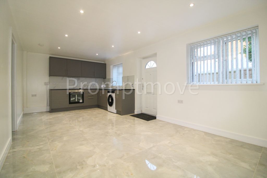 Property photo 1 of 7 Na