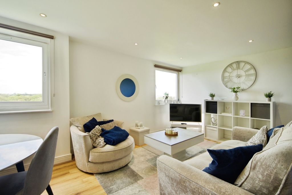 Property photo 2 of 19 Pbox-Img.Jpg