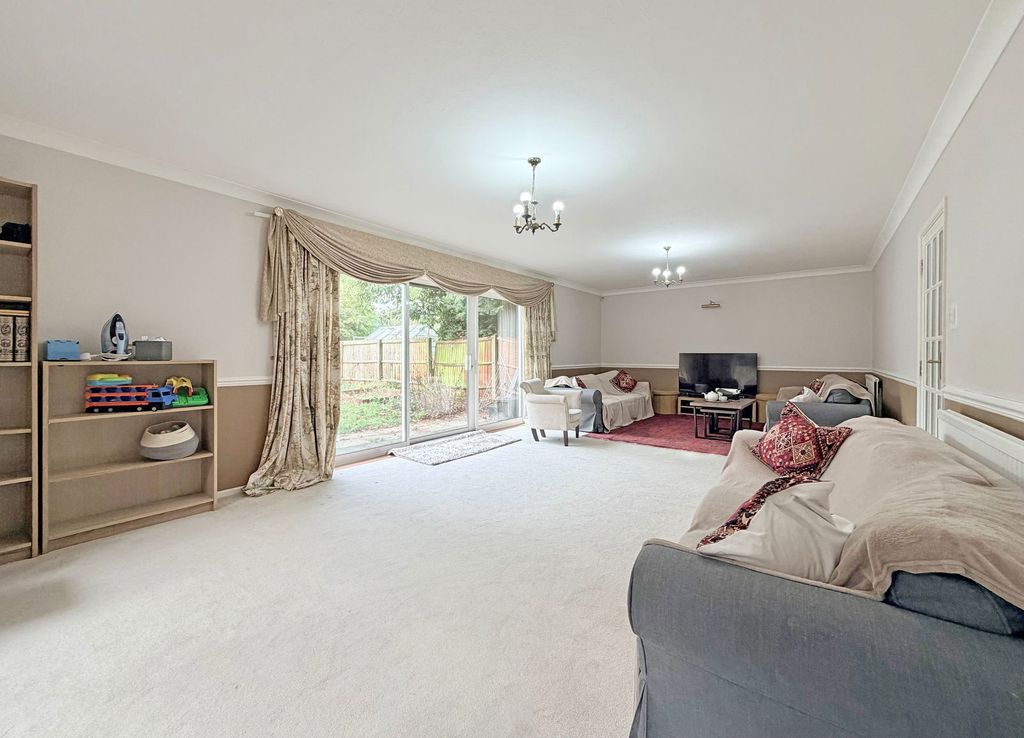 Property photo 2 of 21