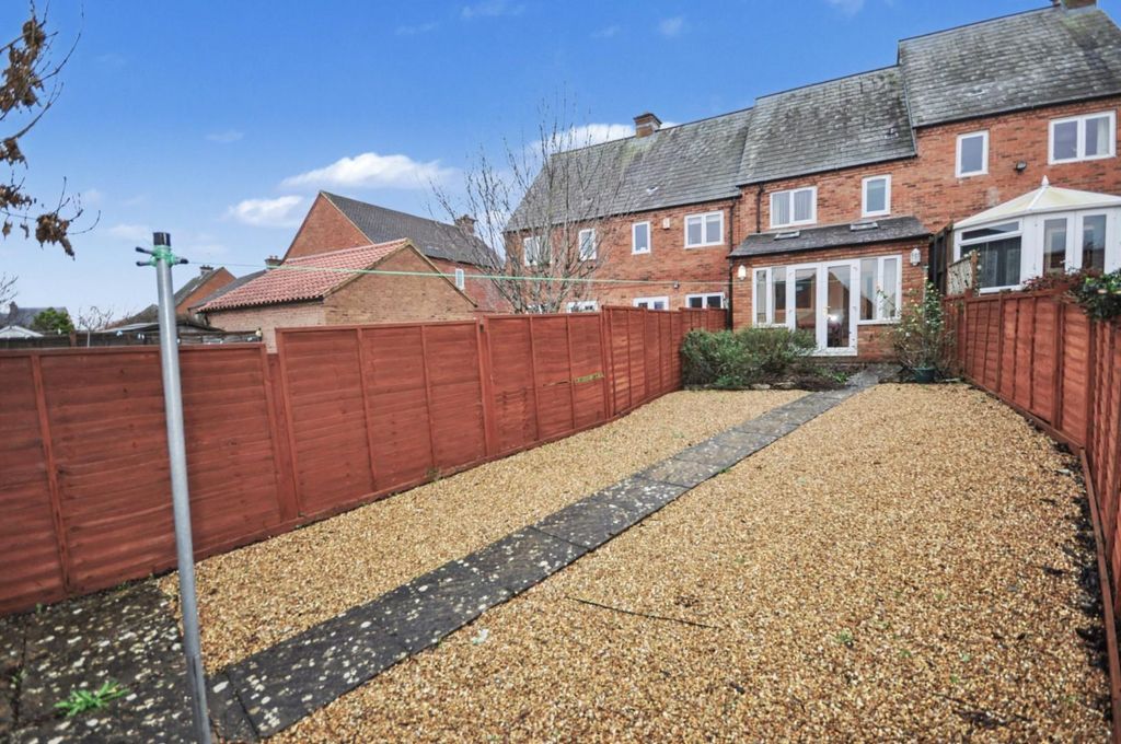 Property photo 2 of 12 R