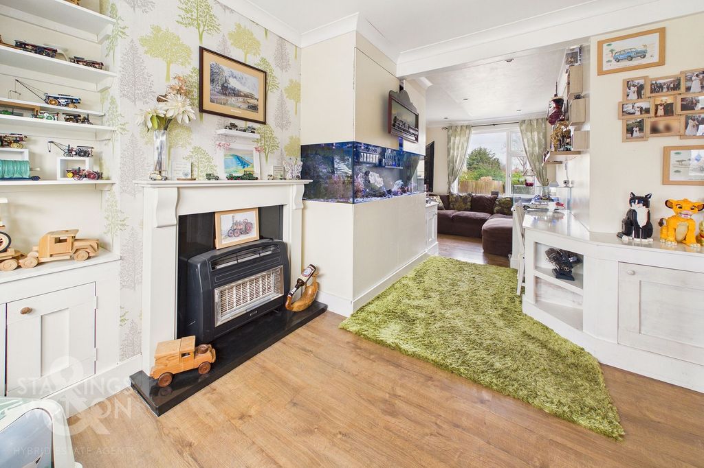 Property photo 2 of 18