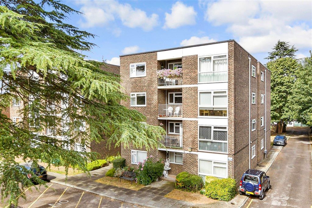 Property photo 2 of 8 External (Web)