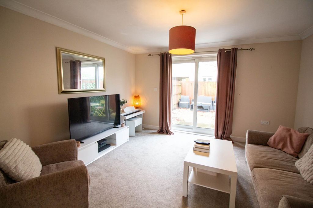 Property photo 2 of 7