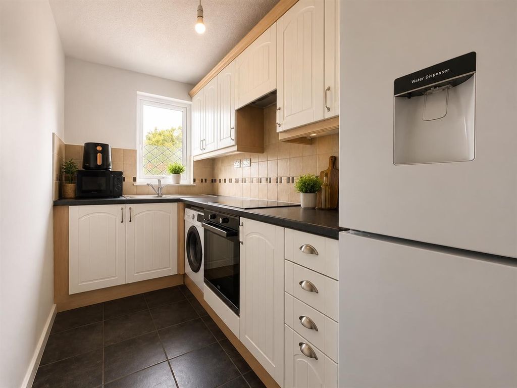 Property photo 2 of 7 6