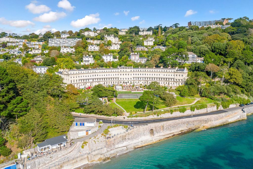 Property photo 2 of 21