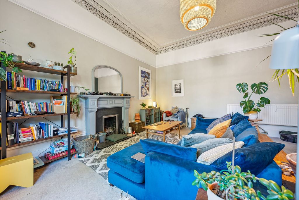 Property photo 3 of 18