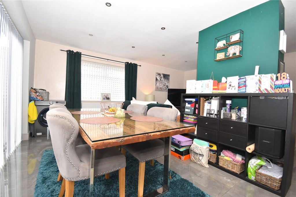 Property photo 3 of 18 Picture No. 30