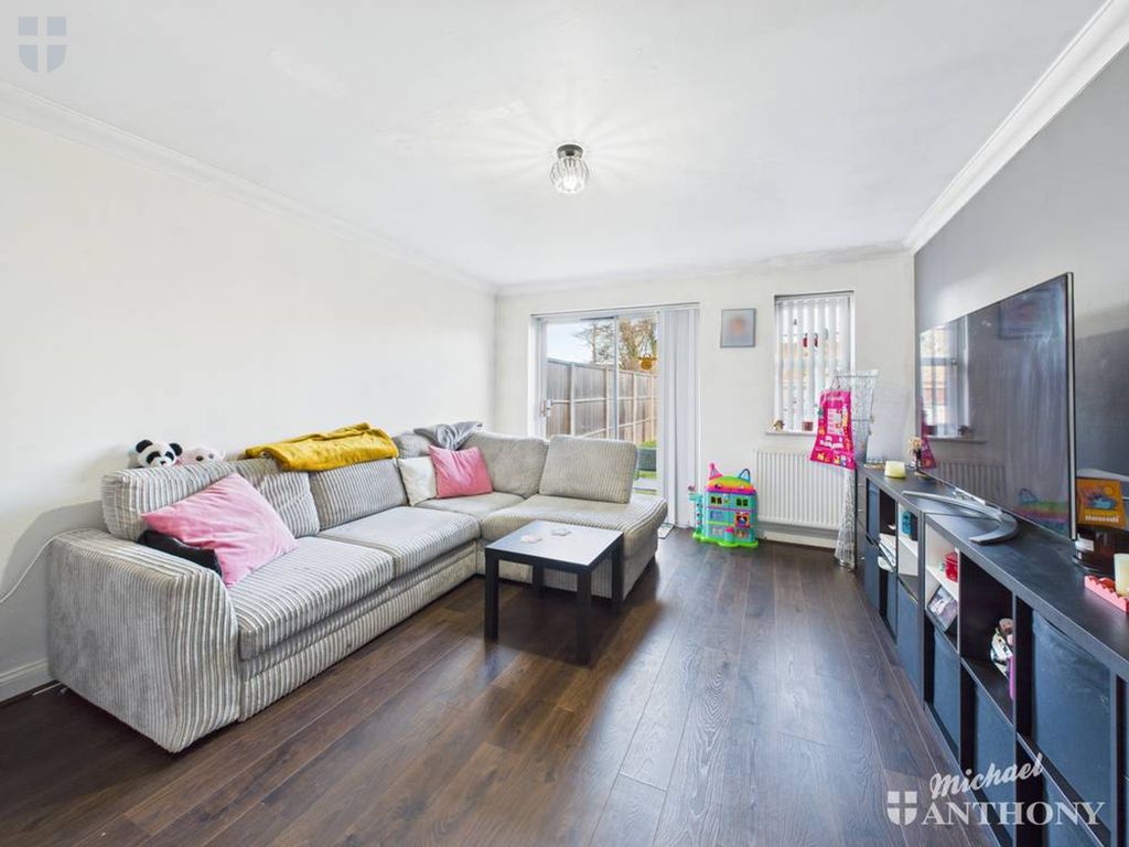 Property photo 2 of 9 Cam03852G0-Pr0500-Still004-Thumbnail-H750-70