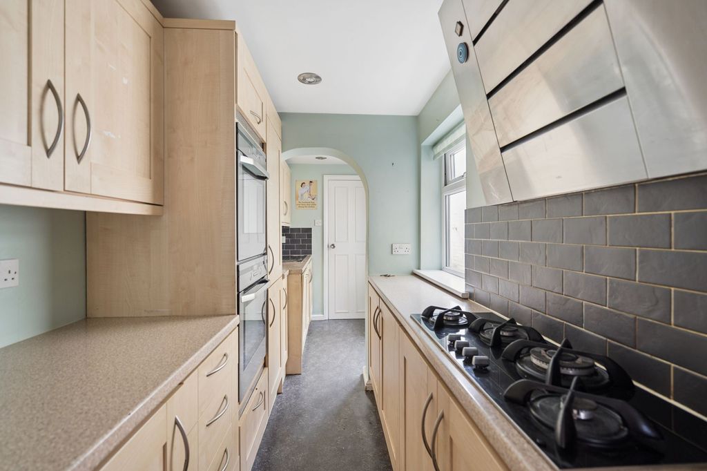 Property photo 3 of 12