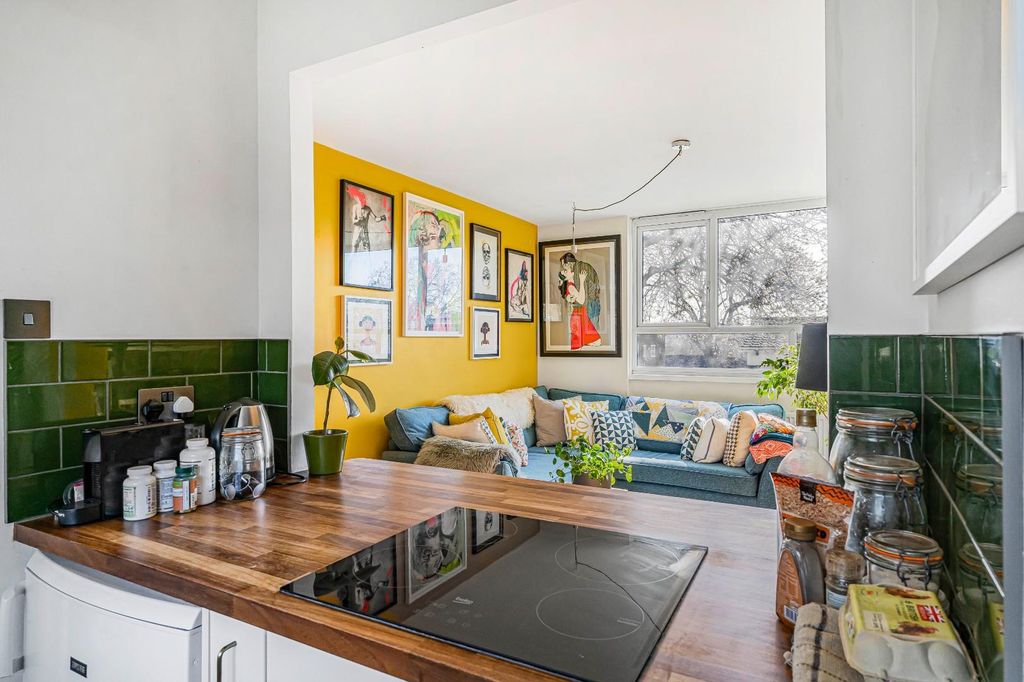 Property photo 3 of 17 17_50199.Jpg