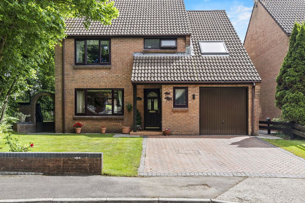 Property photo 2 of 31