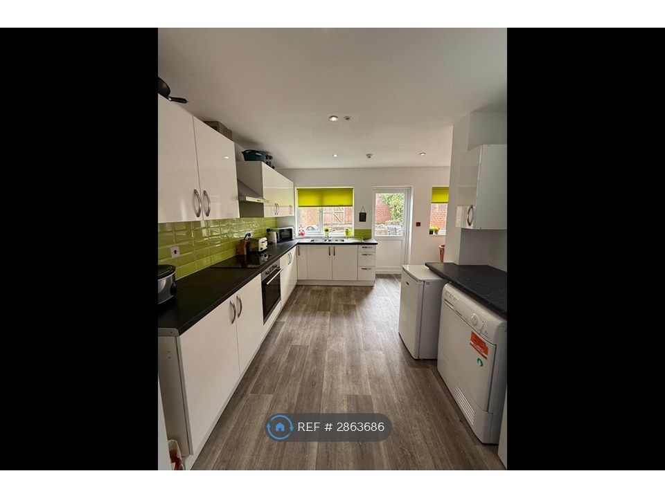 Property photo 1 of 14 Large Communal Kitchen