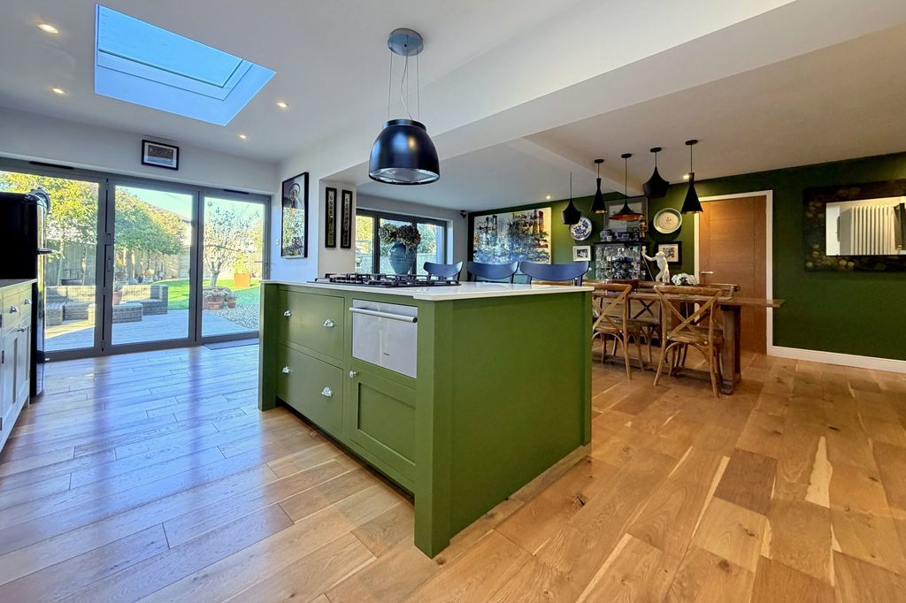 Property photo 3 of 21