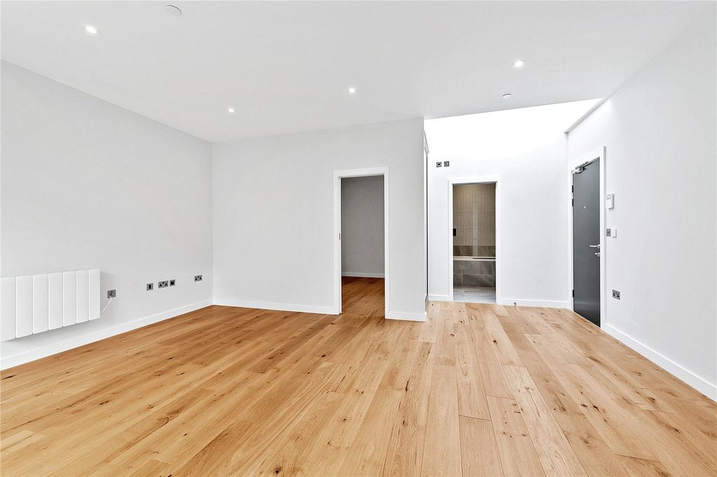 Property photo 3 of 6