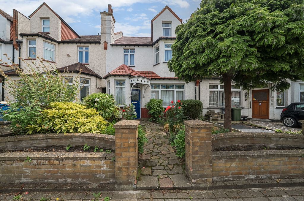 Property photo 1 of 18
