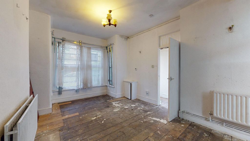 Property photo 2 of 16 24 Central Park Road, East Ham, London, E6 3Dy