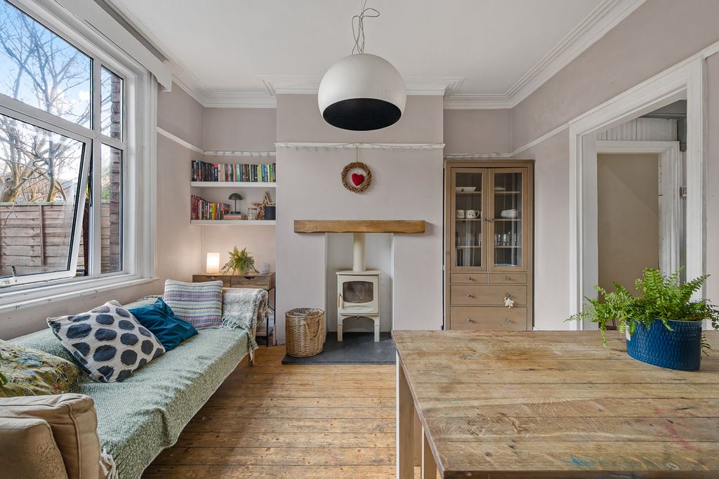 Property photo 3 of 13