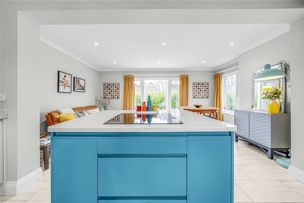 Property photo 2 of 21 Kitchen