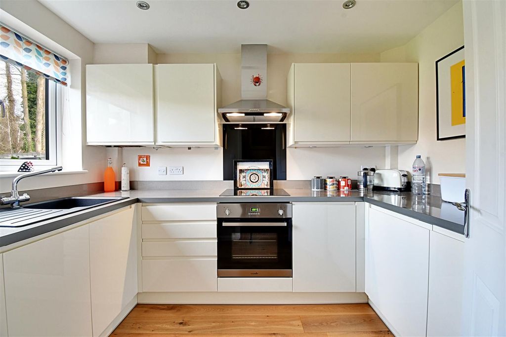 Property photo 2 of 22 Kitchen.Jpg