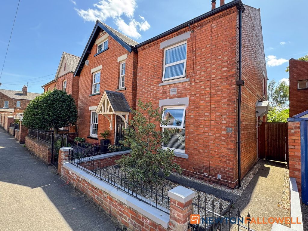 Property photo 1 of 23