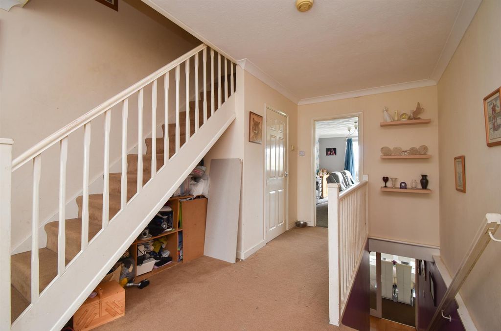 Property photo 2 of 24 Entrance Hall