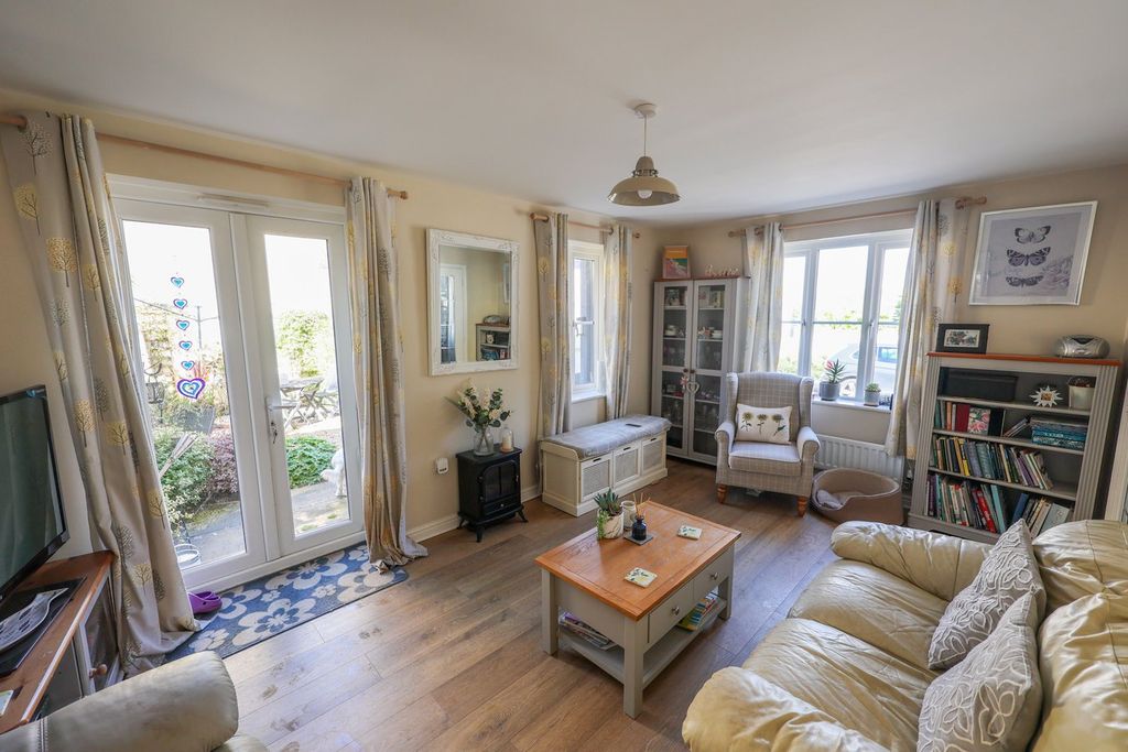 Property photo 2 of 19
