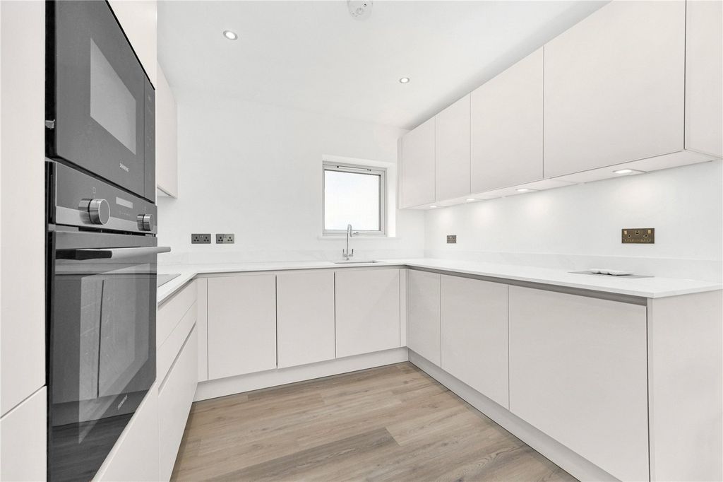 Property photo 2 of 22 Picture No. 06