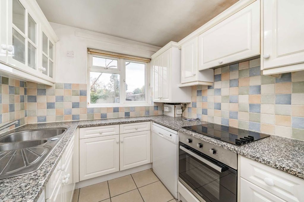 Property photo 3 of 6