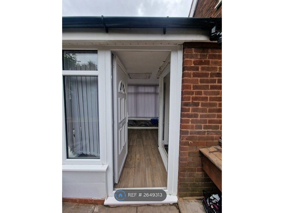 Property photo 3 of 20 Outer Entrance