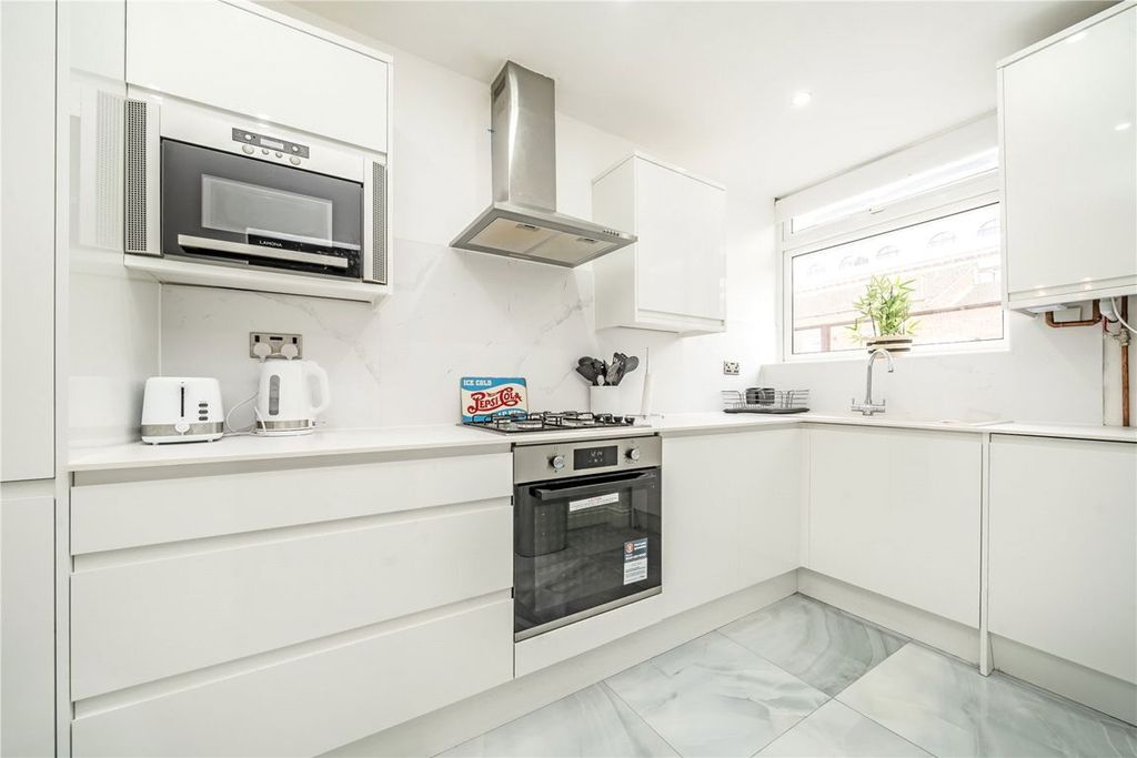 Property photo 2 of 5
